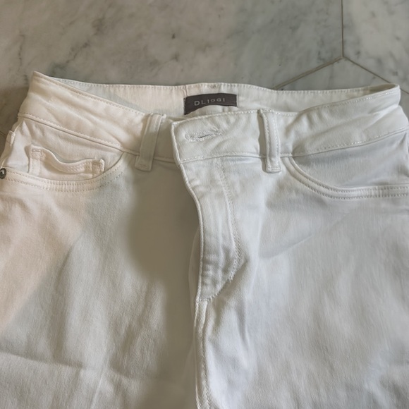 White DL jeans. EUC - Picture 2 of 3